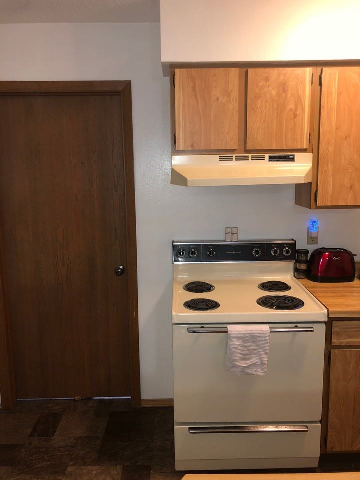 1106 10th Ave N - Photo 3 of 11