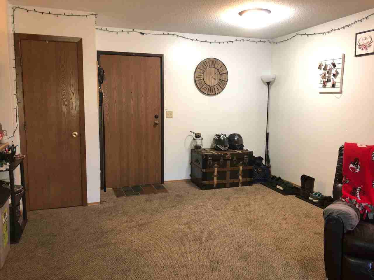 1106 10th Ave N - Photo 5 of 11