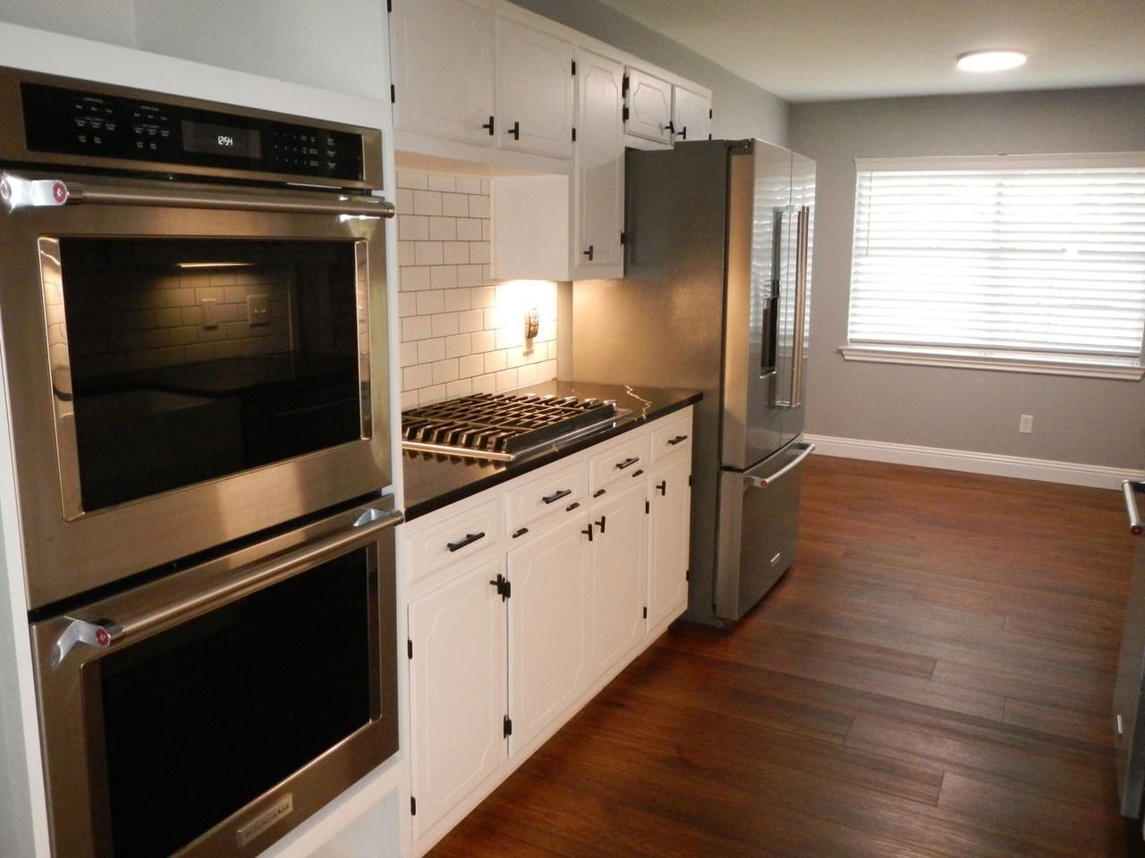 2112 Meadowlake Ct - Photo 3 of 36