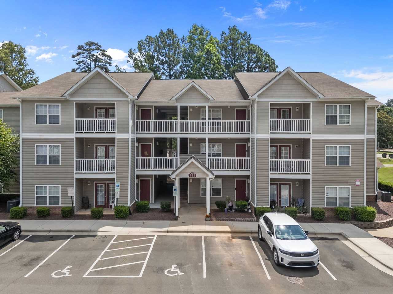 Two and Three bedroom Apartments - Photo 5 of 33