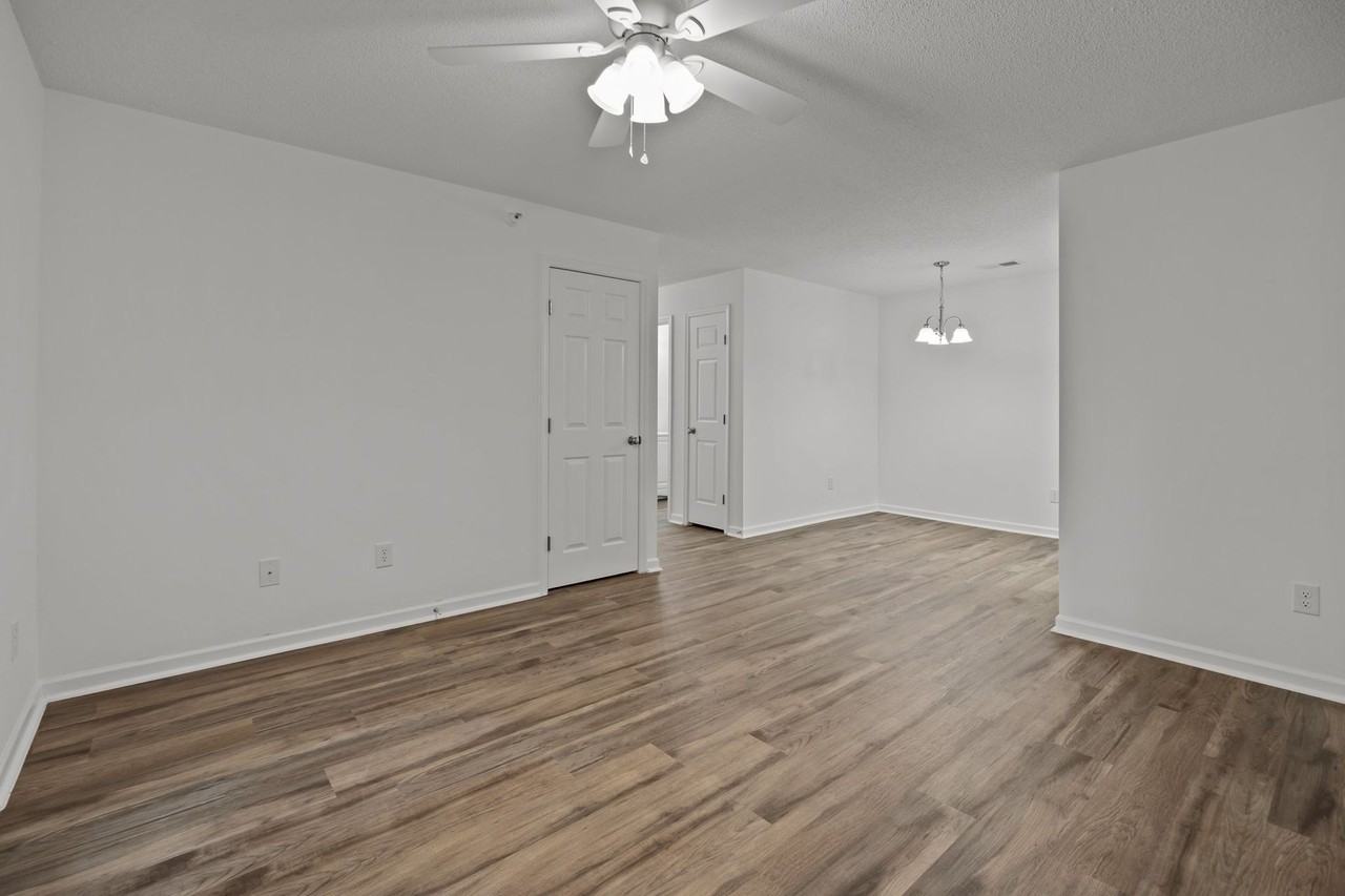 Two and Three bedroom Apartments - Photo 3 of 33