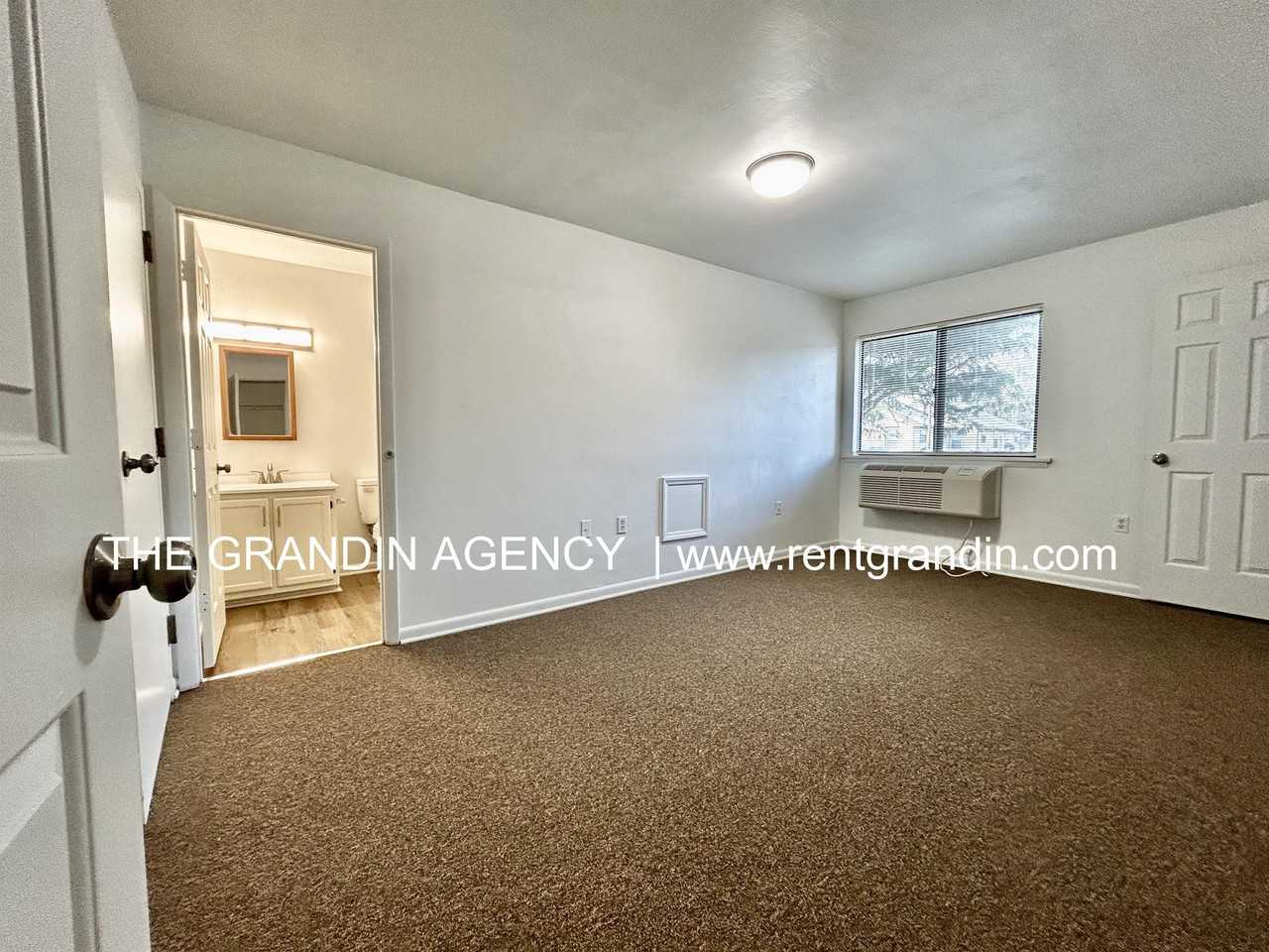 290 - 292 Alleghany Spring Road - Photo 4 of 12