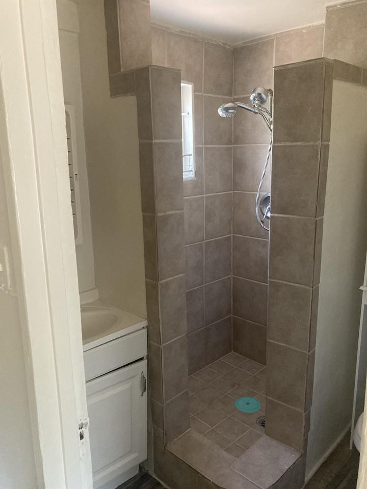 Drachman Apartments - Photo 3 of 5