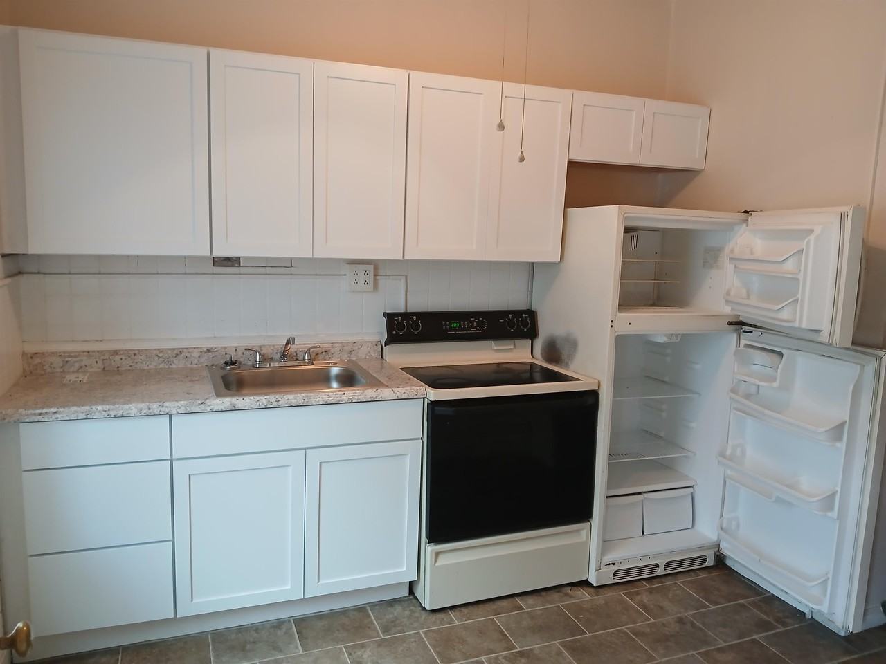 824 Broadway - Photo 2 of 11