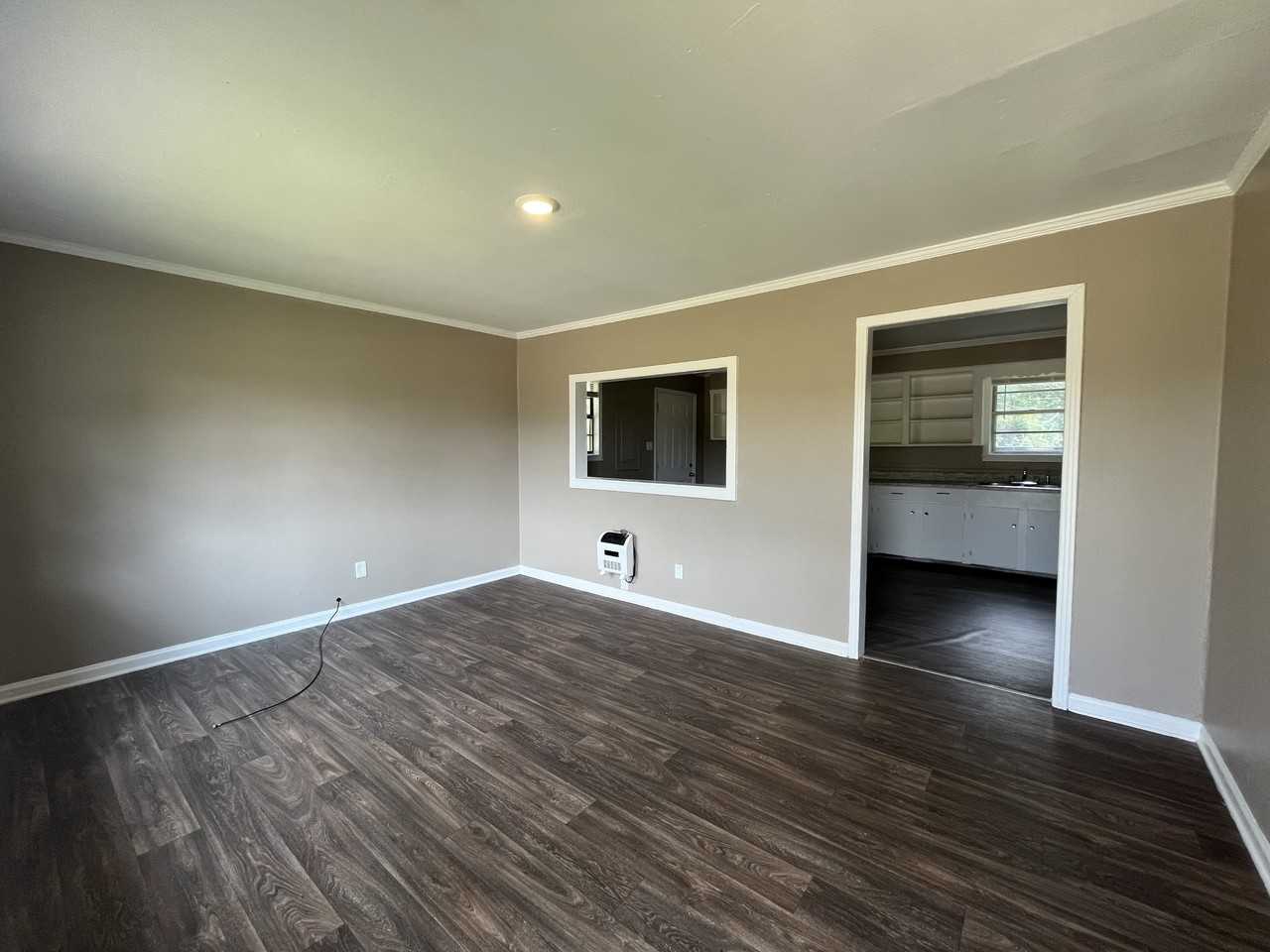 606 S Washington Ave Brownsville - Photo 2 of 4