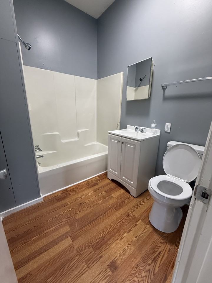 422 Dyer Ave Brownsville - Photo 3 of 7