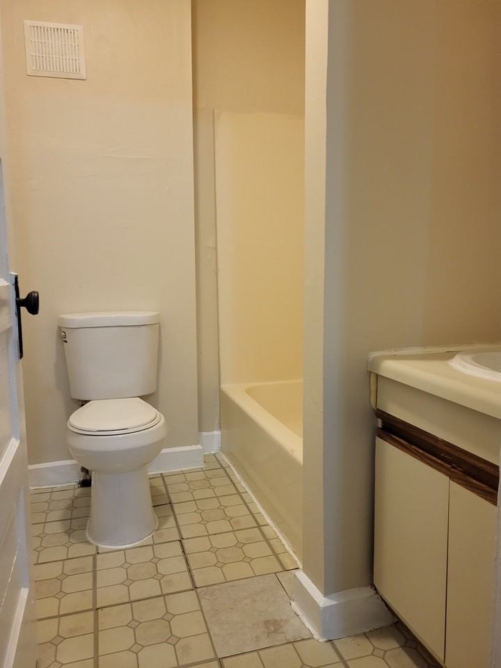 74 Pecker Street - Photo 4 of 5