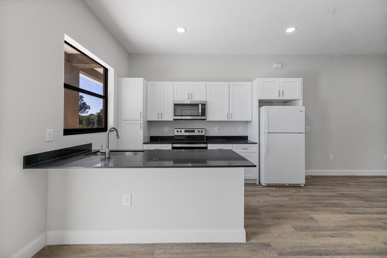 1101 Meadow Road - Photo 6 of 26