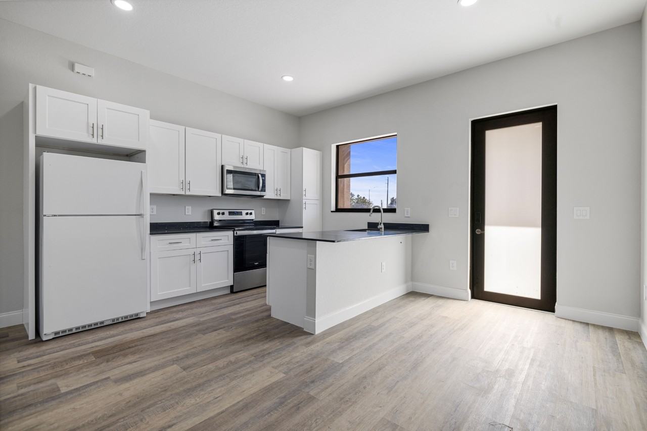 1103 Meadow Road - Photo 3 of 24