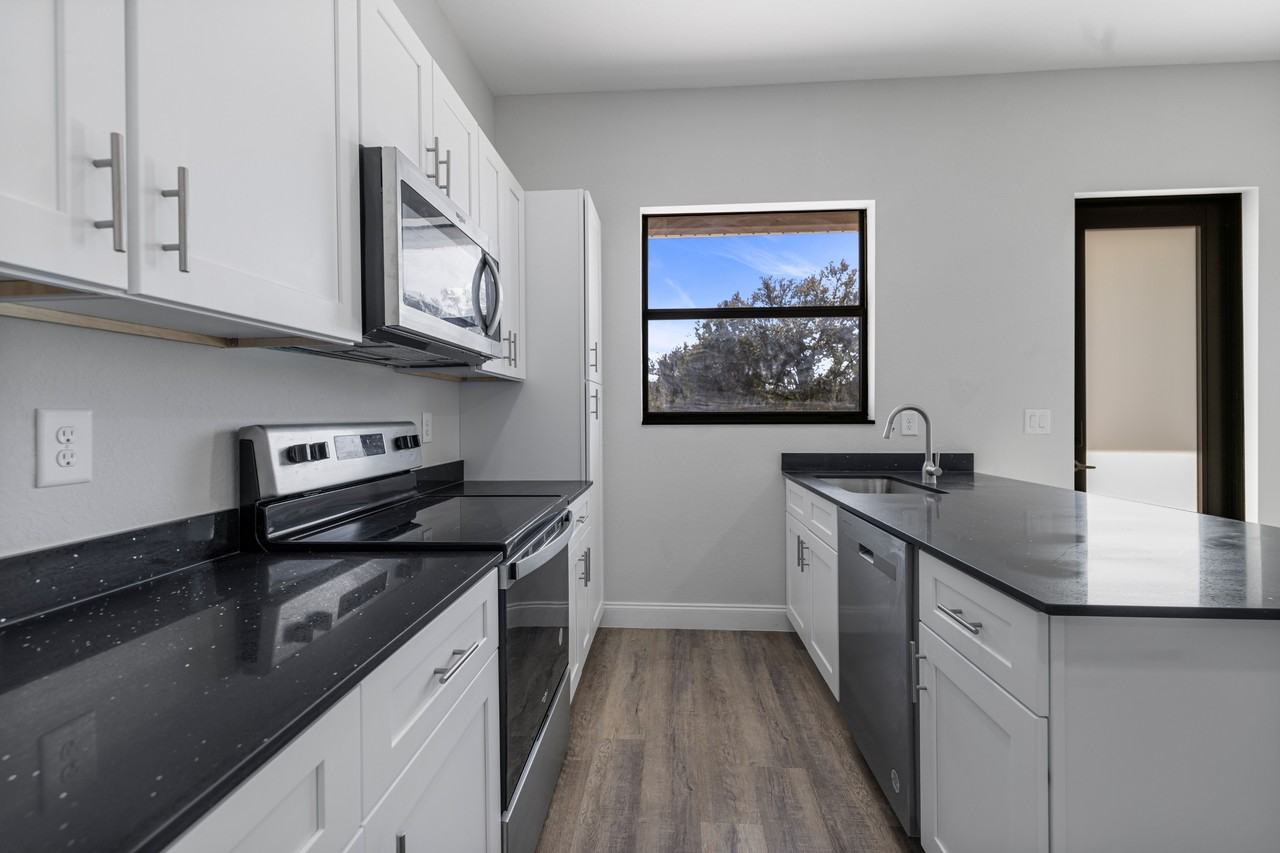 1103 Meadow Road - Photo 7 of 24