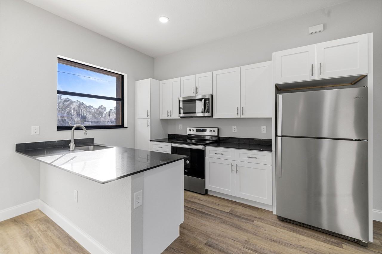 4632 30th Street Southwest - Photo 5 of 25