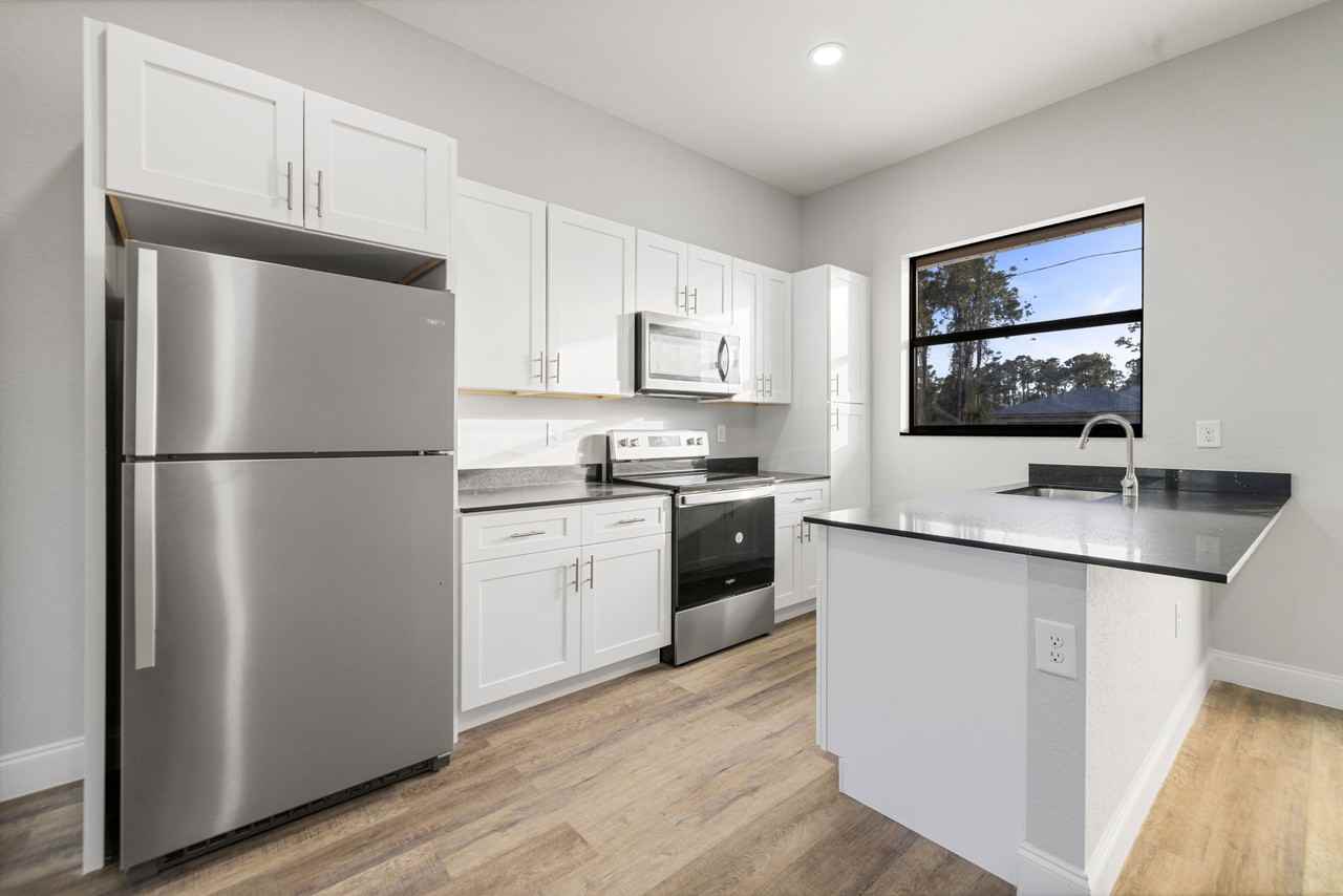 4634 30th Street Southwest - Photo 5 of 27