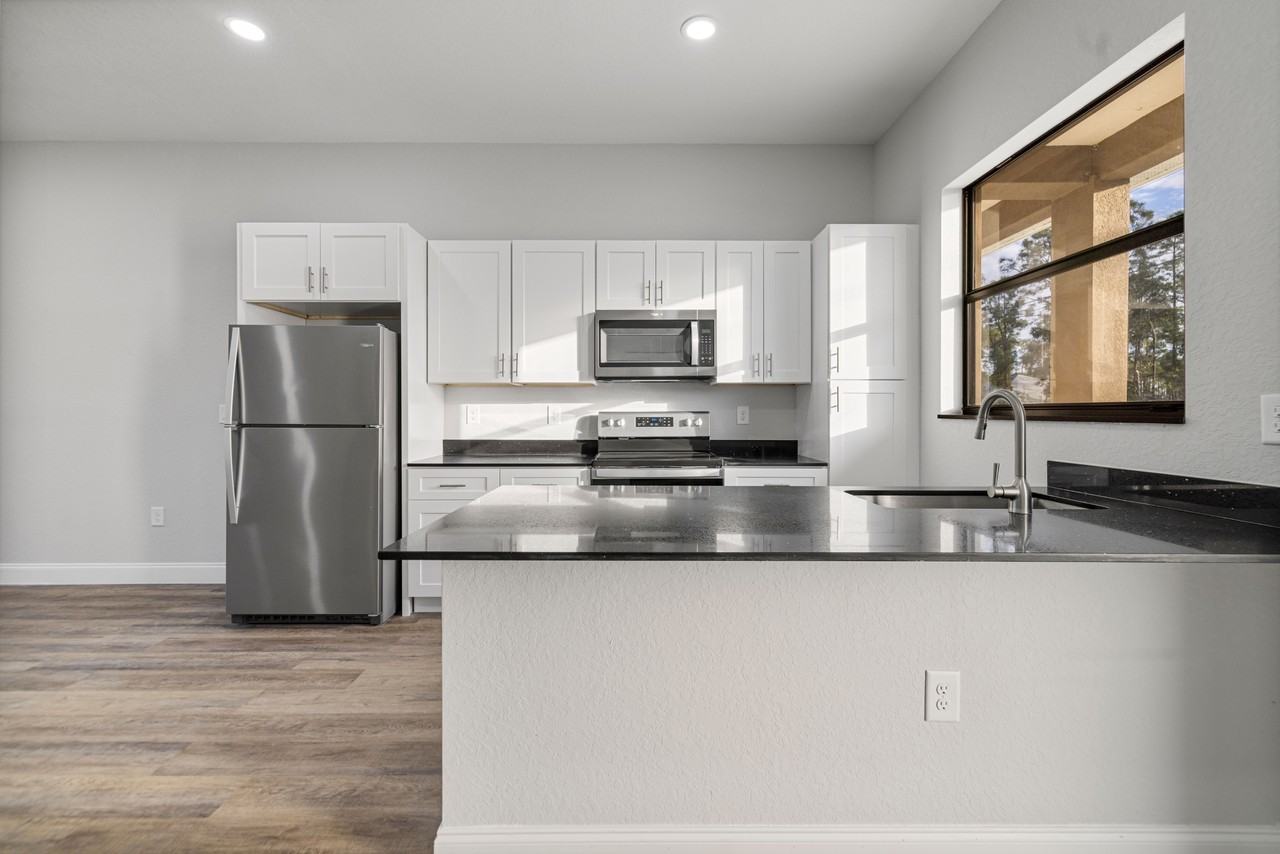 4634 30th Street Southwest - Photo 6 of 27