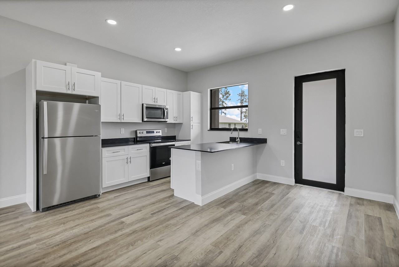 4721 29th Street Southwest - Photo 3 of 32