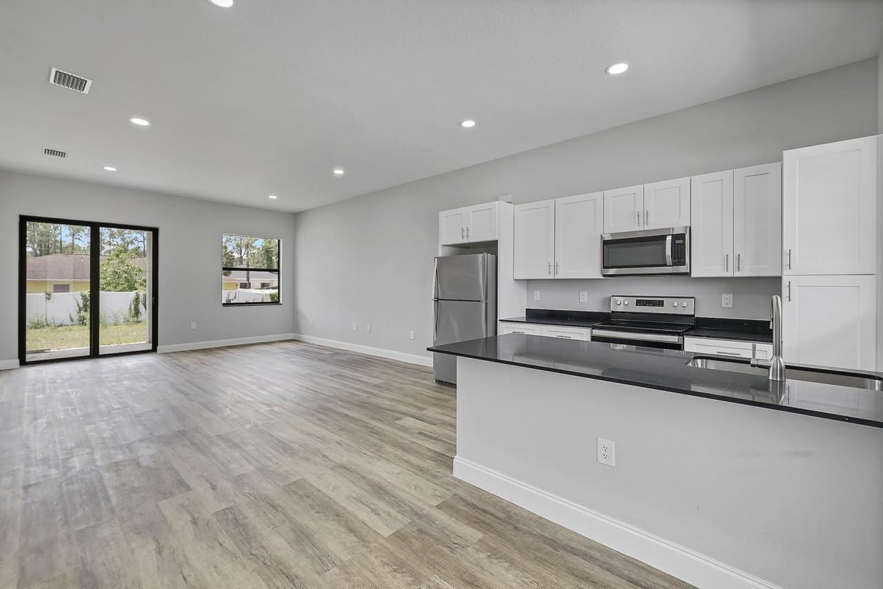 4721 29th Street Southwest - Photo 7 of 32