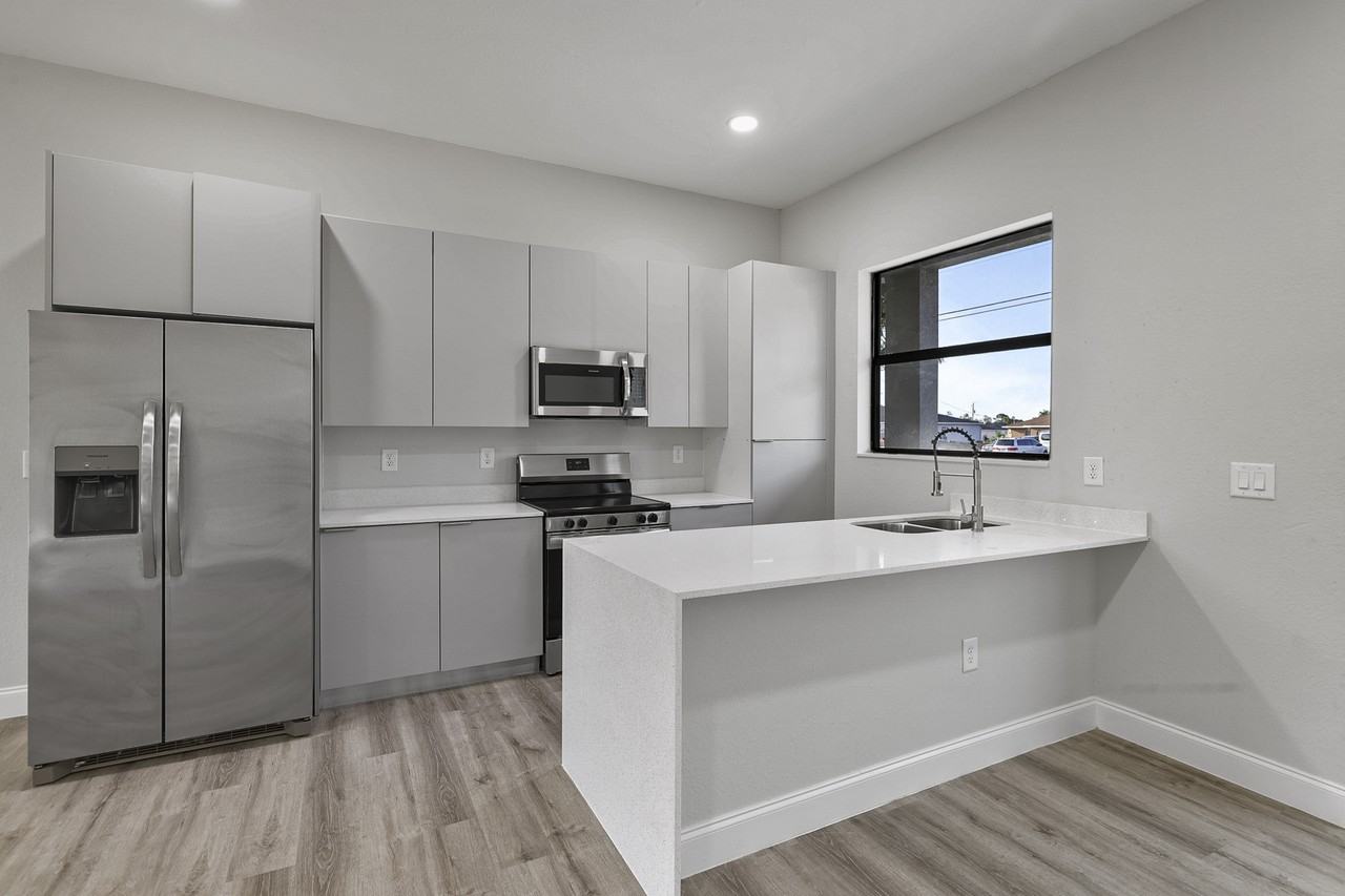 4701 Leonard Boulevard South - Photo 6 of 30