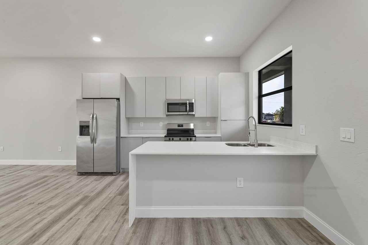 4701 Leonard Boulevard South - Photo 7 of 30