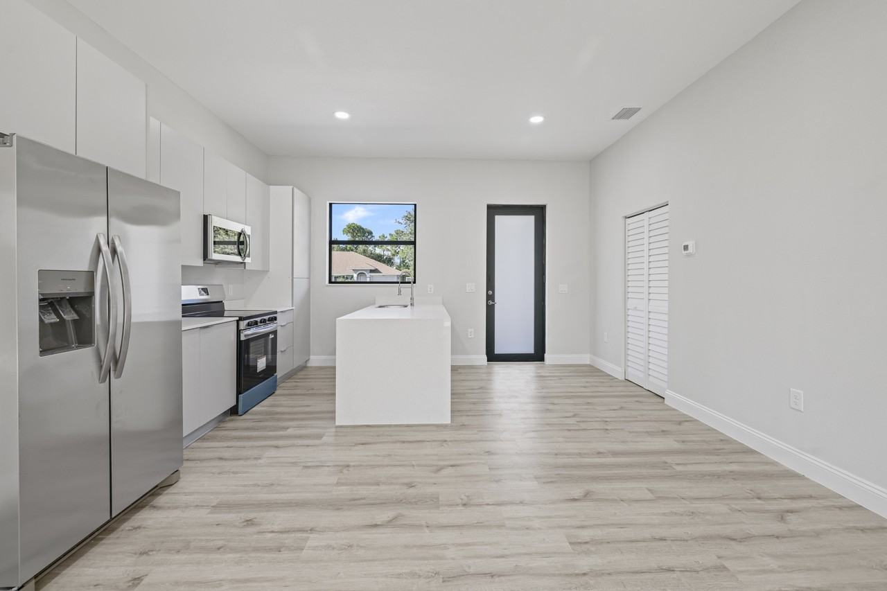 4460 29th Street Southwest - Photo 4 of 27