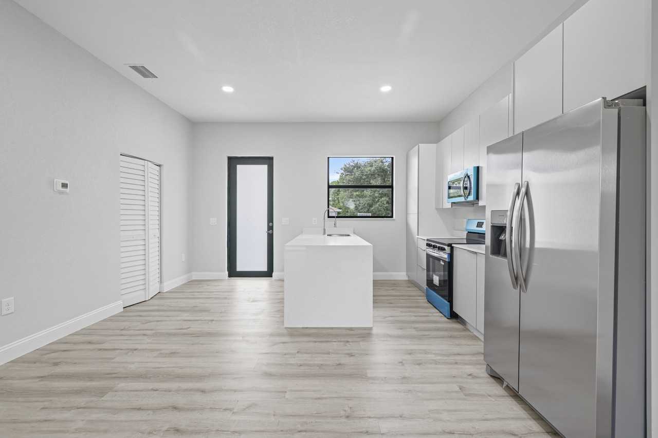 4458 29th Street Southwest - Photo 4 of 26