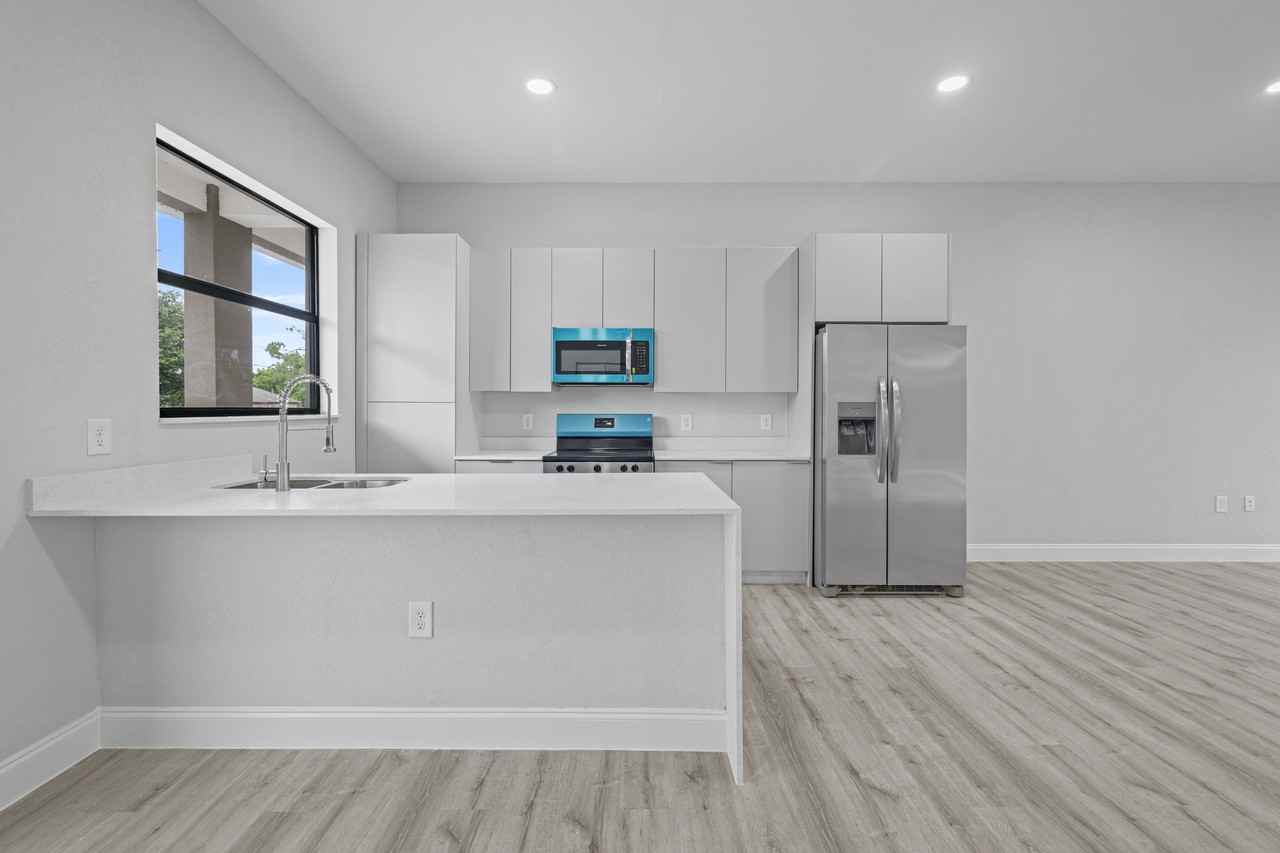 4458 29th Street Southwest - Photo 7 of 26