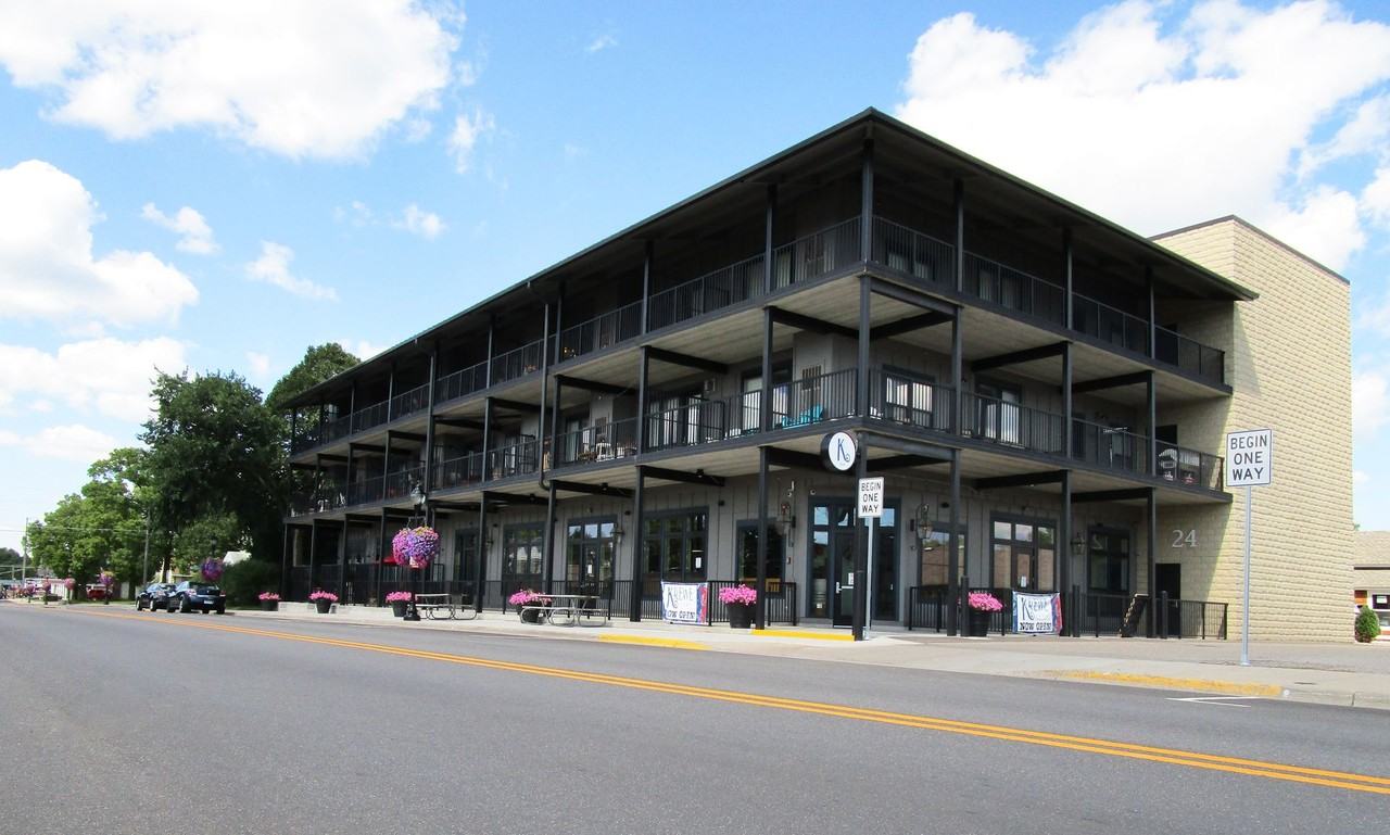 24 College Avenue N - Photo 2 of 20