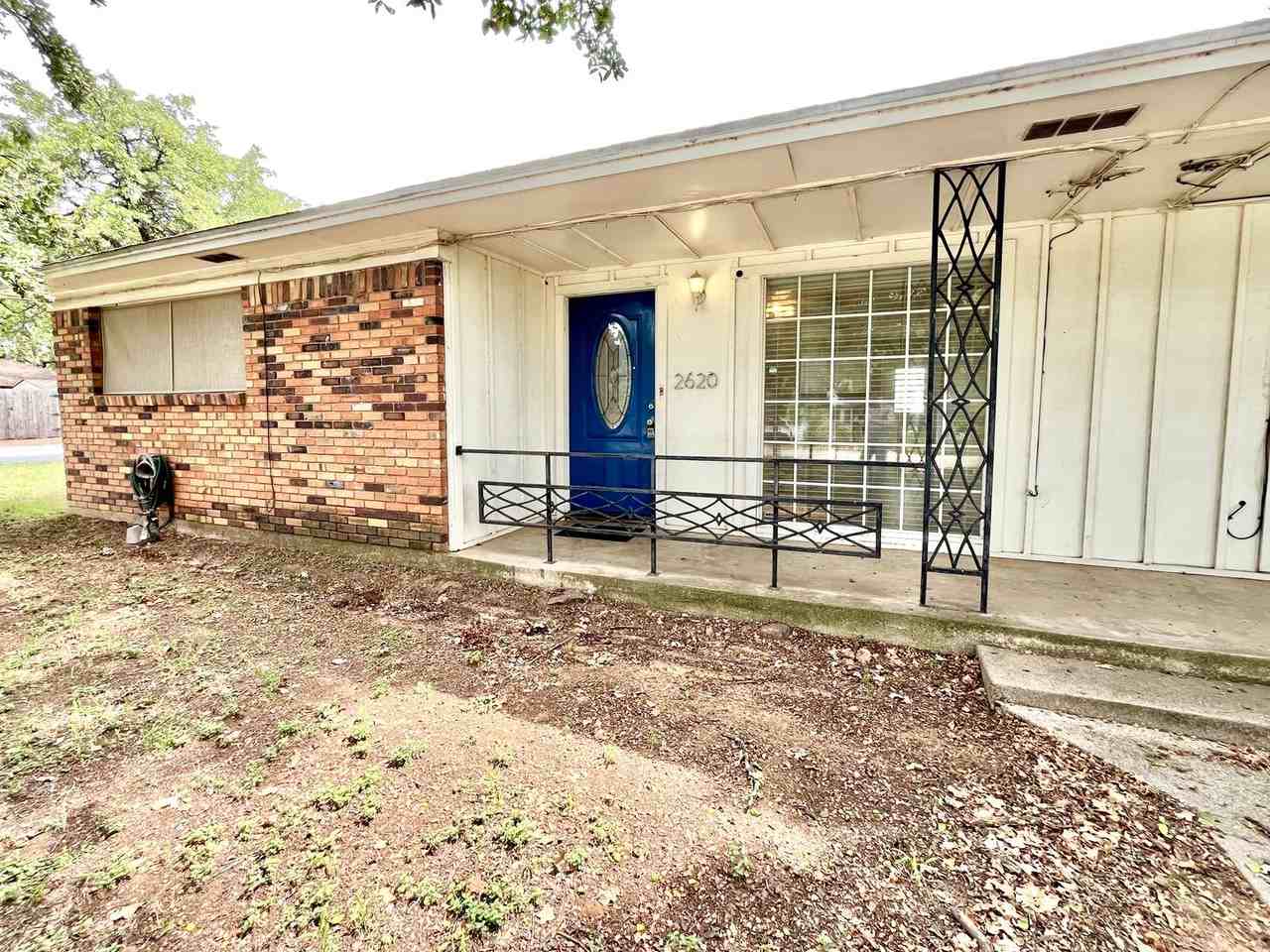 2620 Denison St - Photo 2 of 11