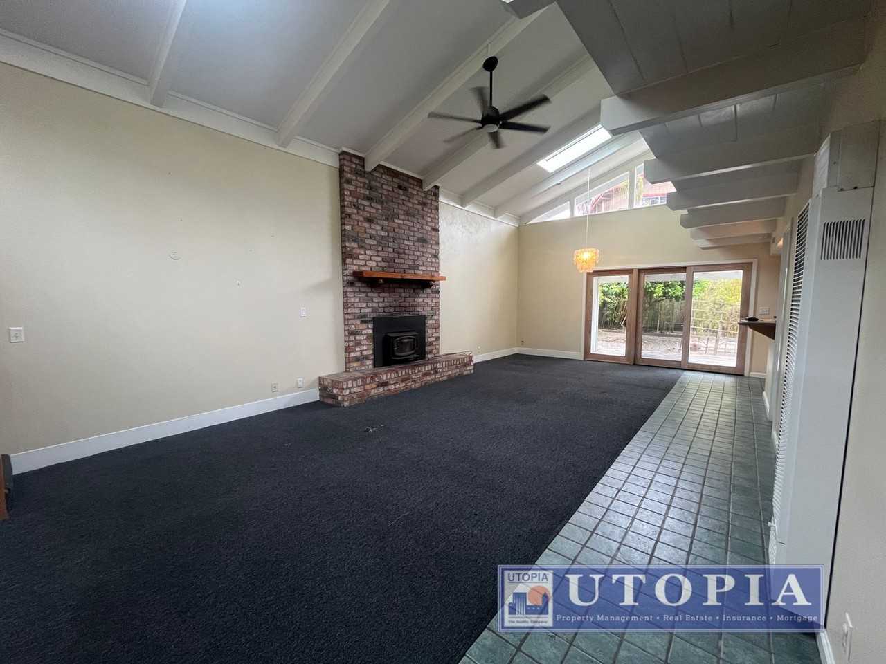 244 Moosehead Dr - Photo 3 of 33