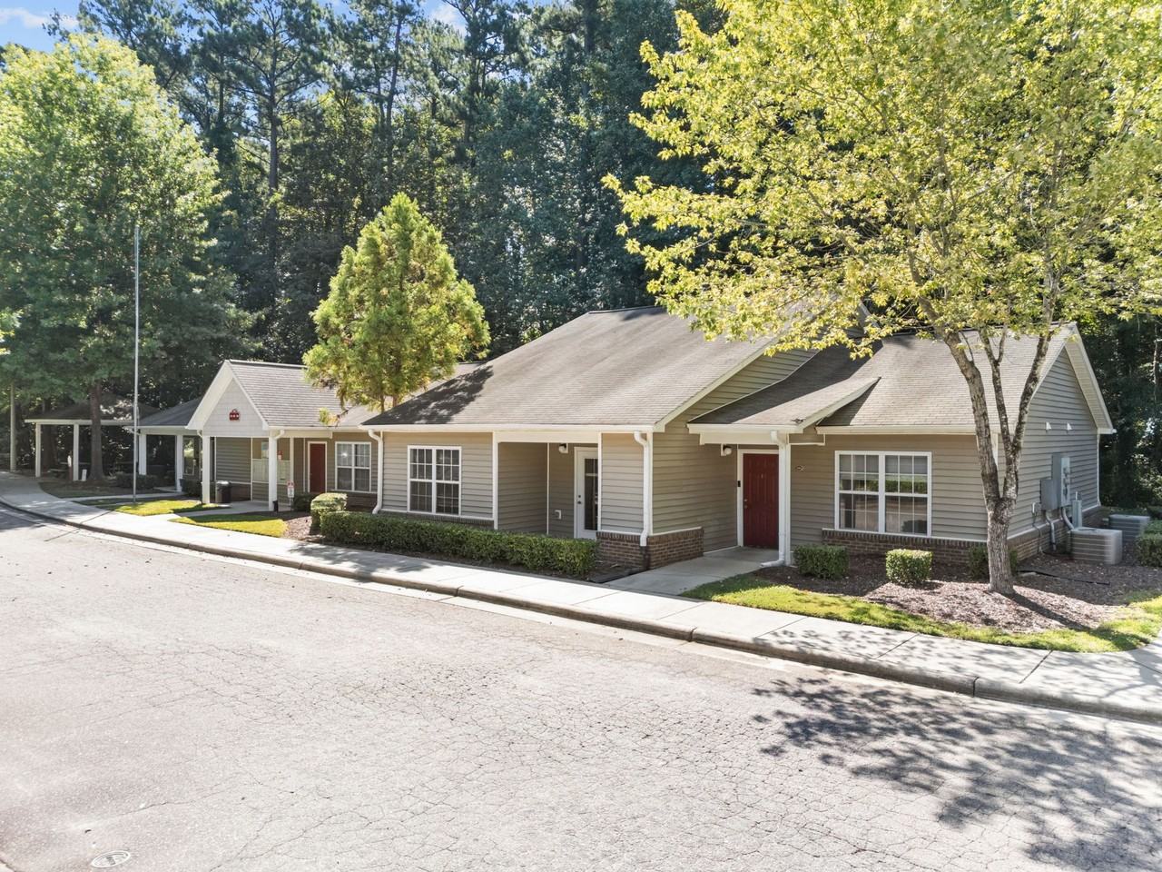 2010 Hodges Creek Dr - Photo 6 of 32