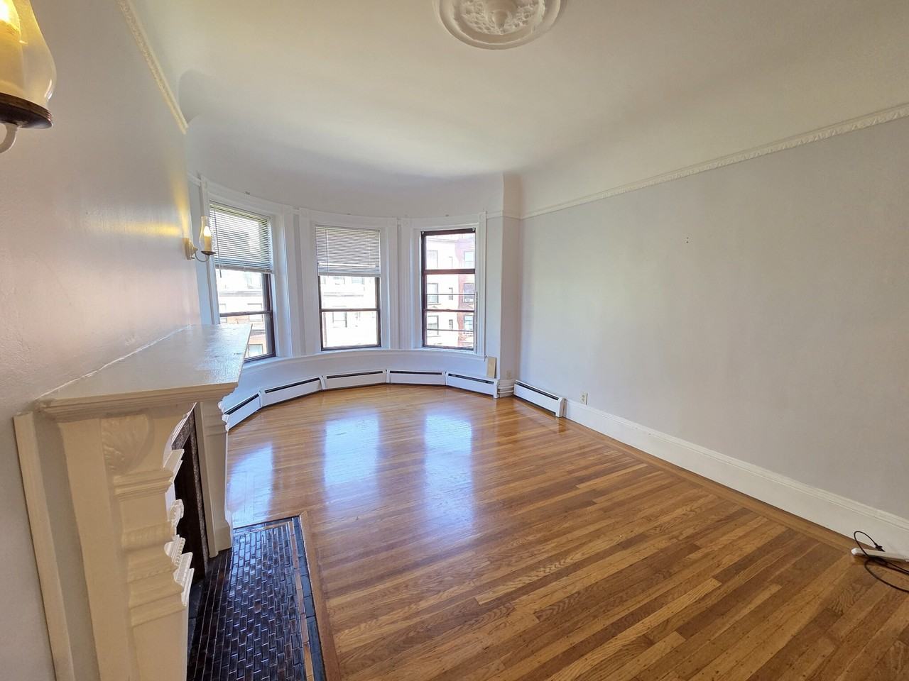 Beacon St #8 - Photo 2 of 12