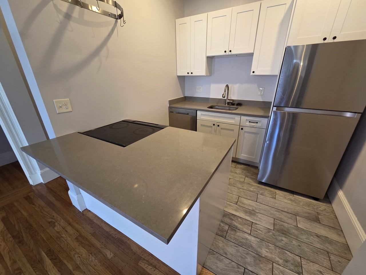 Beacon St #8 - Photo 4 of 12