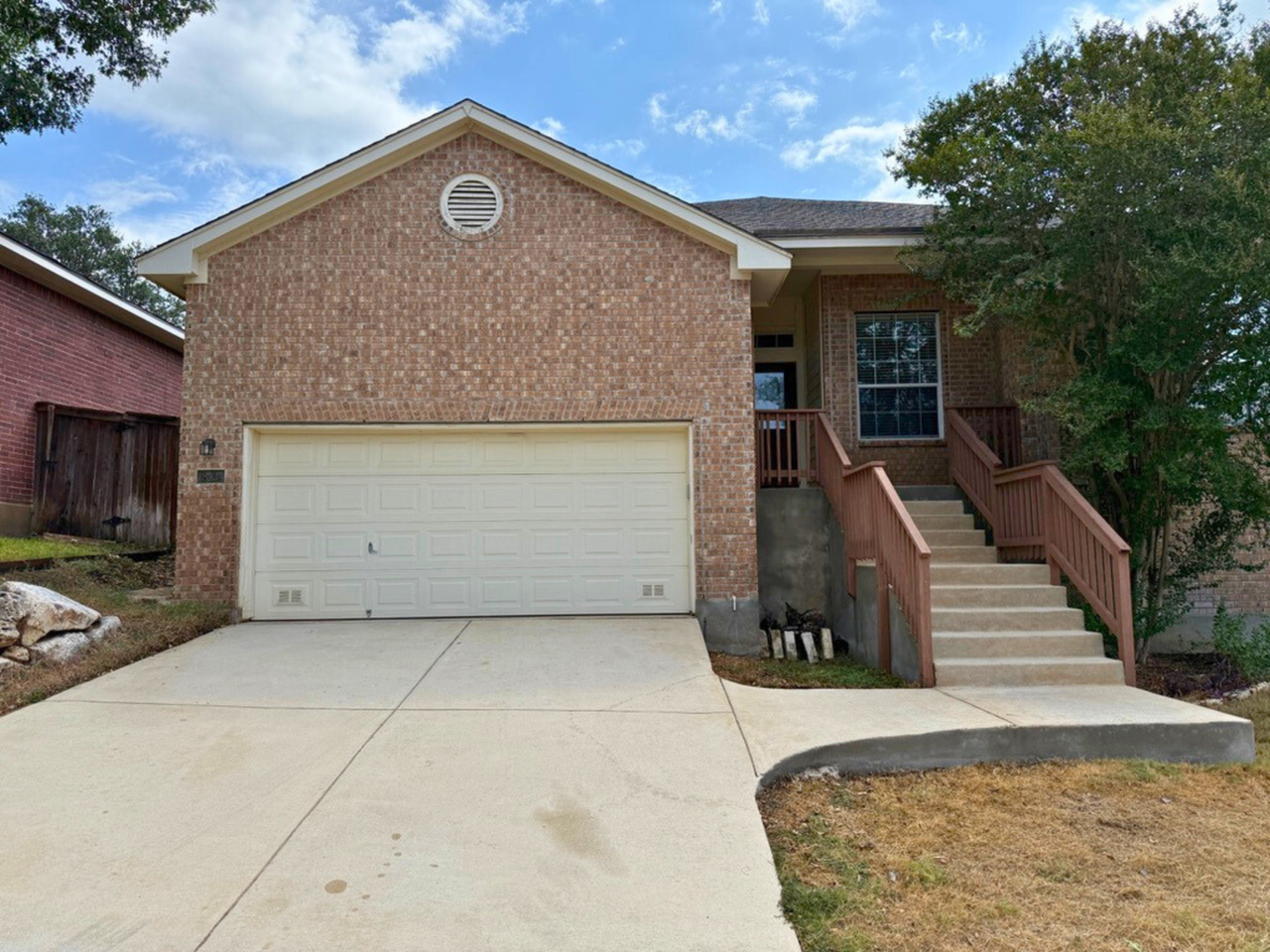 18434 Rogers Bnd - Photo 2 of 20