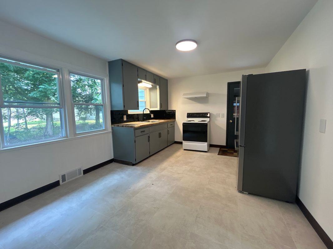 810 Cosby Rd - Photo 2 of 3