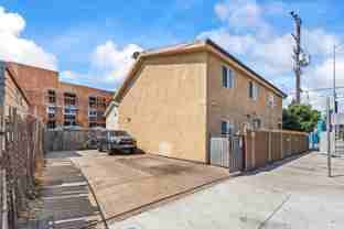 6102 S San Pedro St - Photo 1 of 1