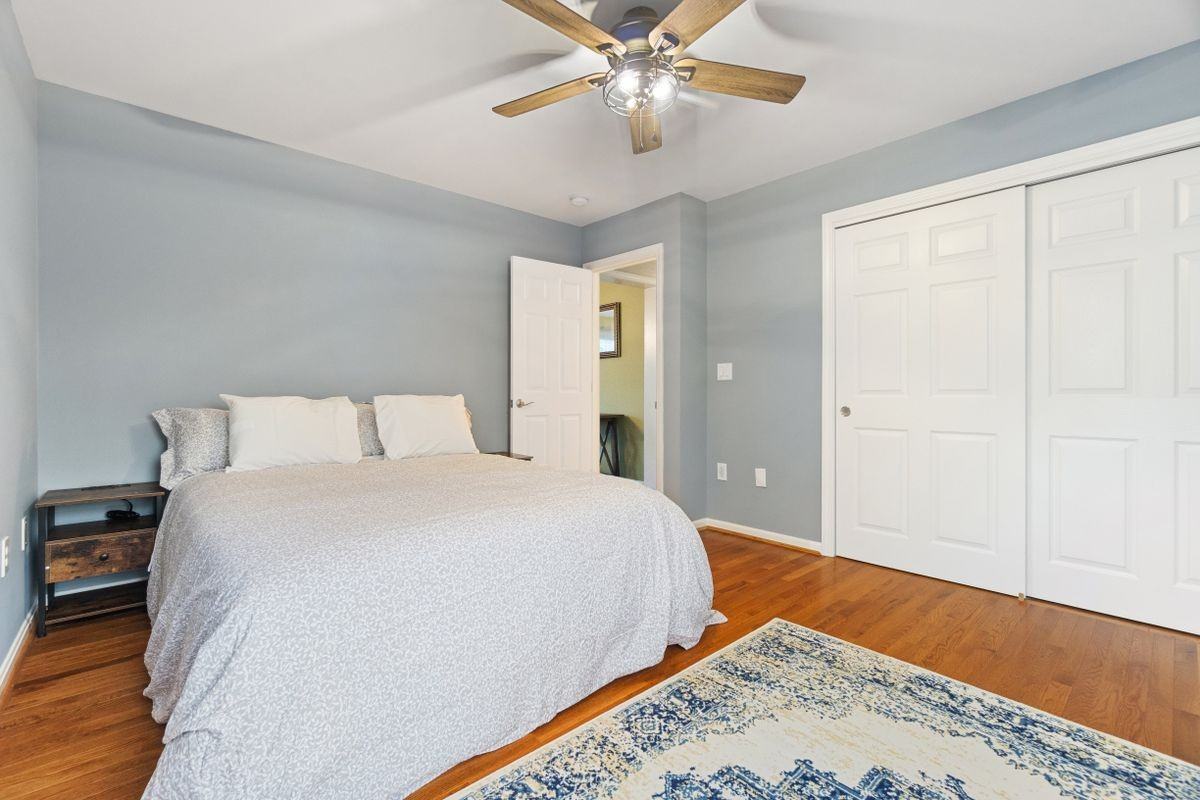 240 Heather Glen Ln - Photo 2 of 16