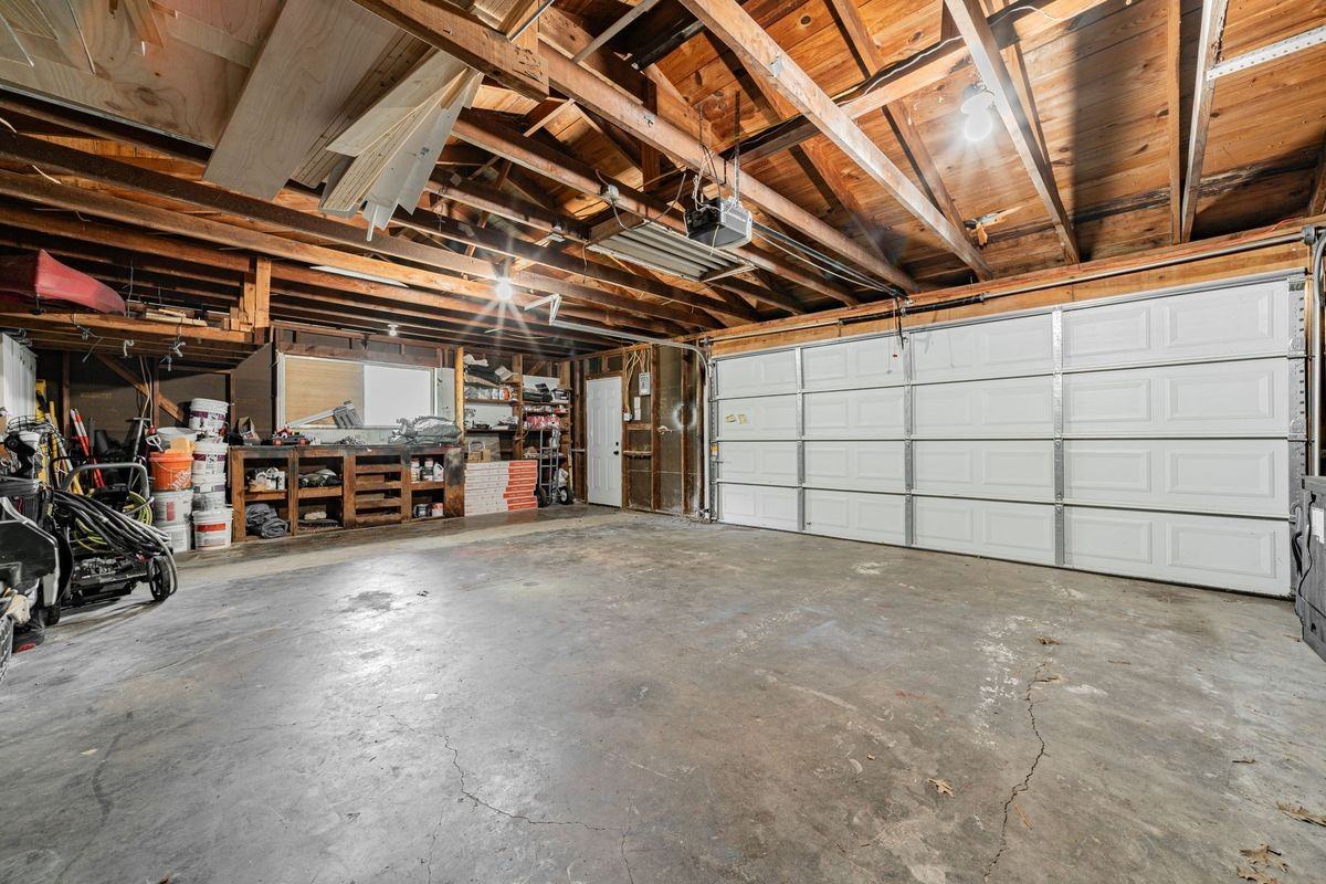 11111 Stallcup Dr - Photo 3 of 4