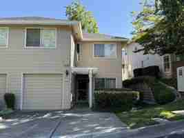 featured image of 212 Pebblecreek Ct