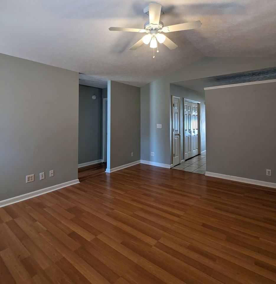 8031 Resin Rd - Photo 2 of 12
