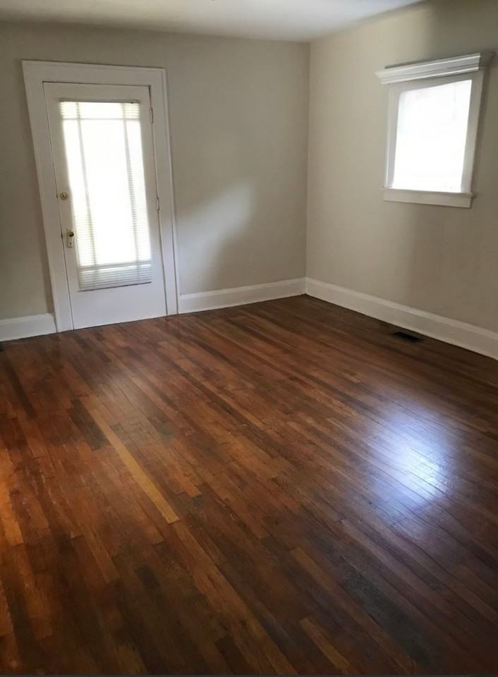 424 Oldham Ave - Photo 2 of 17