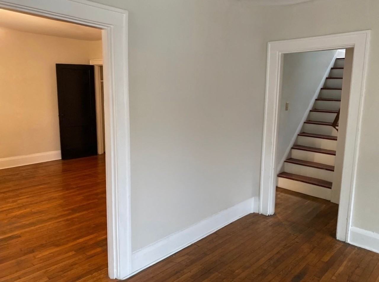 424 Oldham Ave - Photo 5 of 17