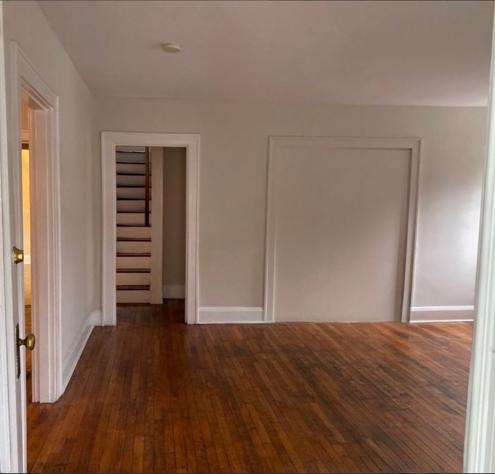 424 Oldham Ave - Photo 6 of 17