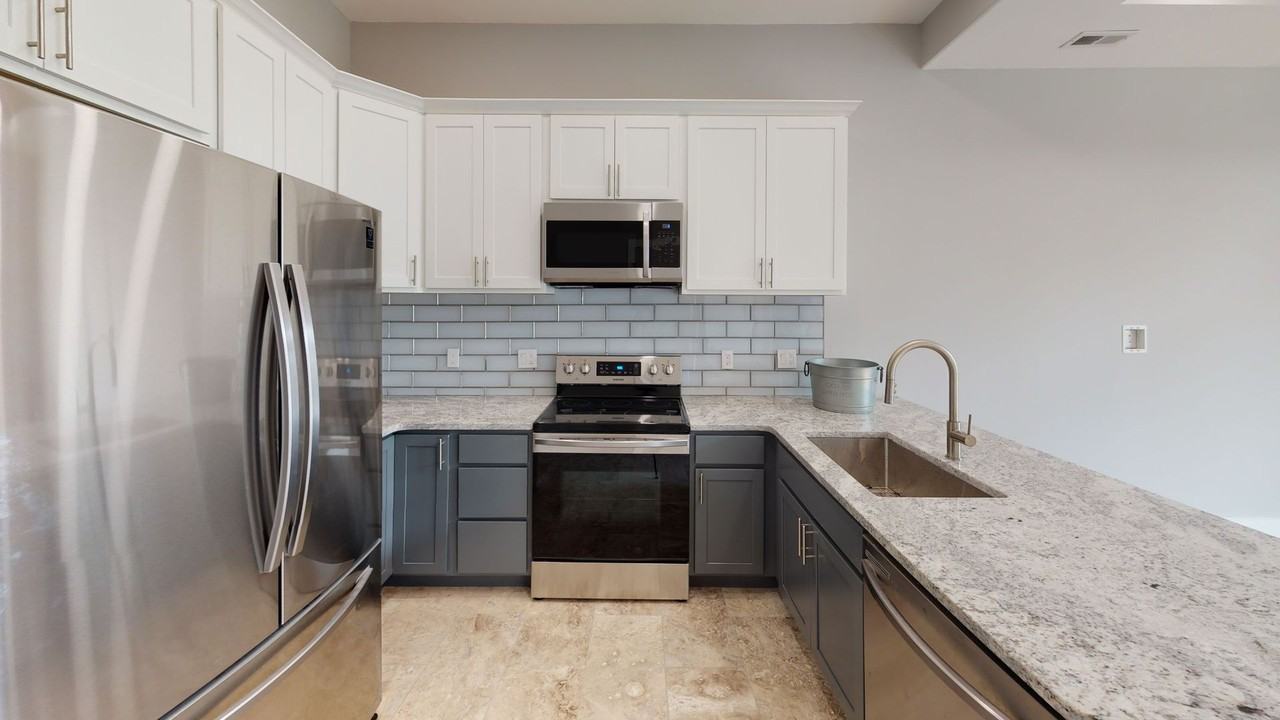 1117 Laurel Ave - Photo 4 of 14