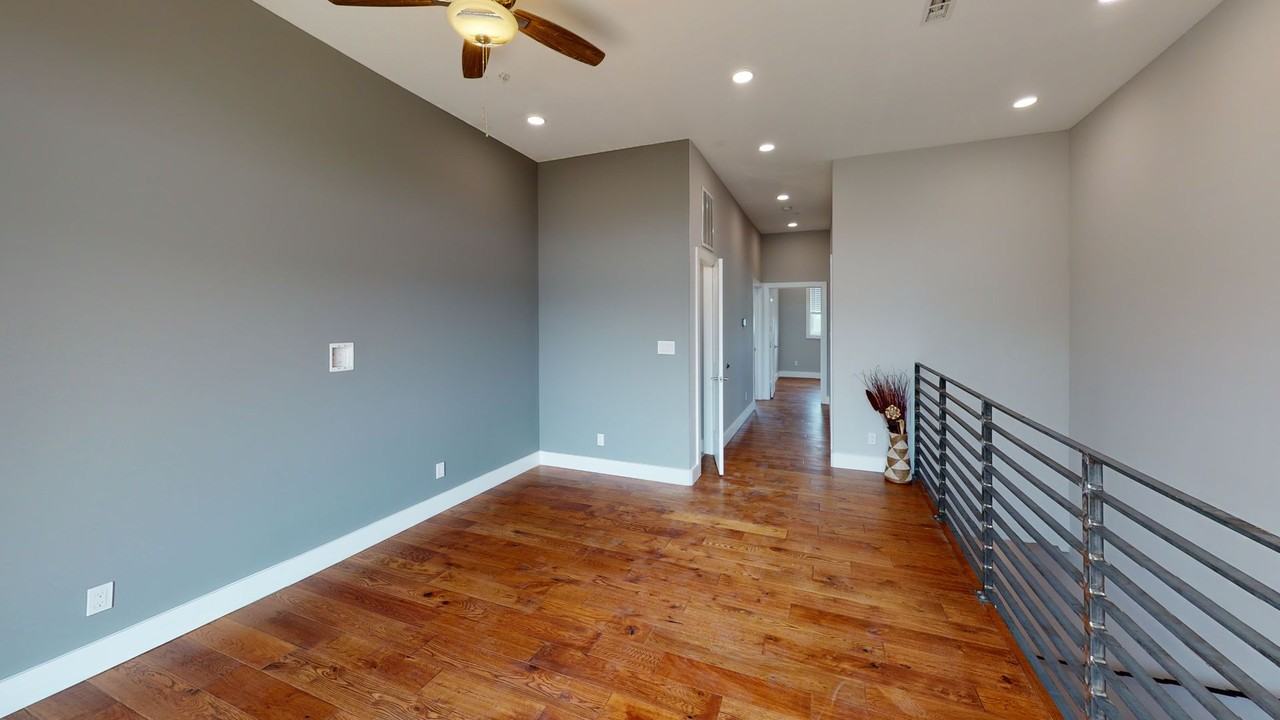 1117 Laurel Ave - Photo 5 of 14