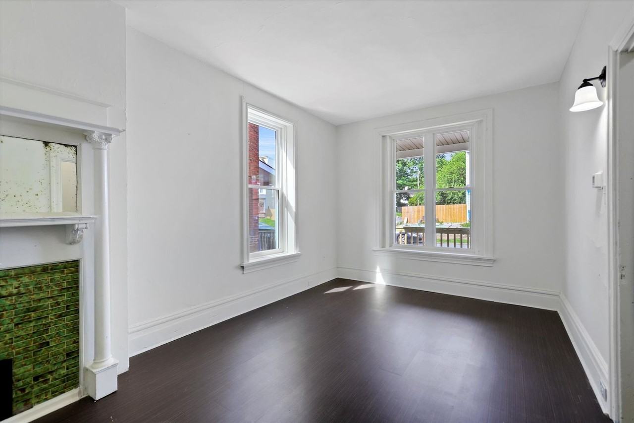 437 S 14th St - Photo 3 of 19