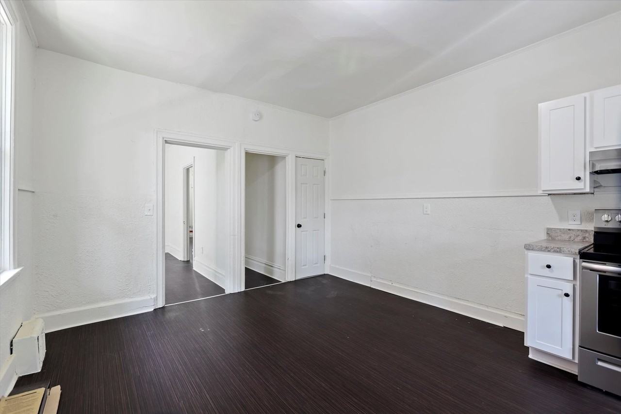 437 S 14th St - Photo 7 of 19