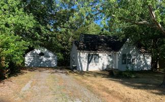 featured image of 423 N Locust St