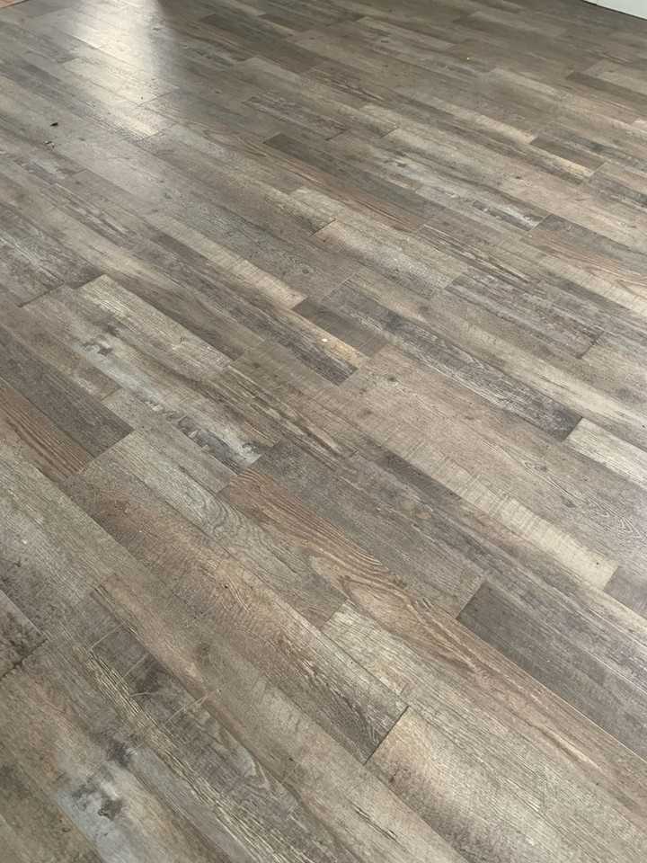 423 N Locust St - Photo 3 of 16