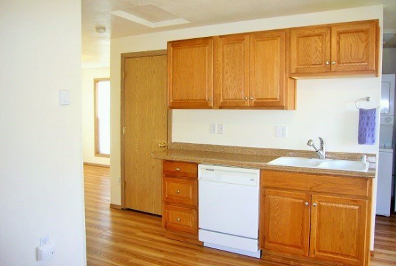 900 E 33rd St - Photo 3 of 5