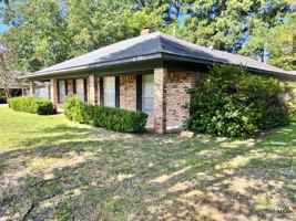 featured image of 8552 Meadow Parkway Dr