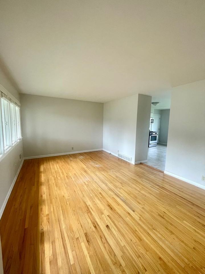 9232 Ames Ave - Photo 2 of 18