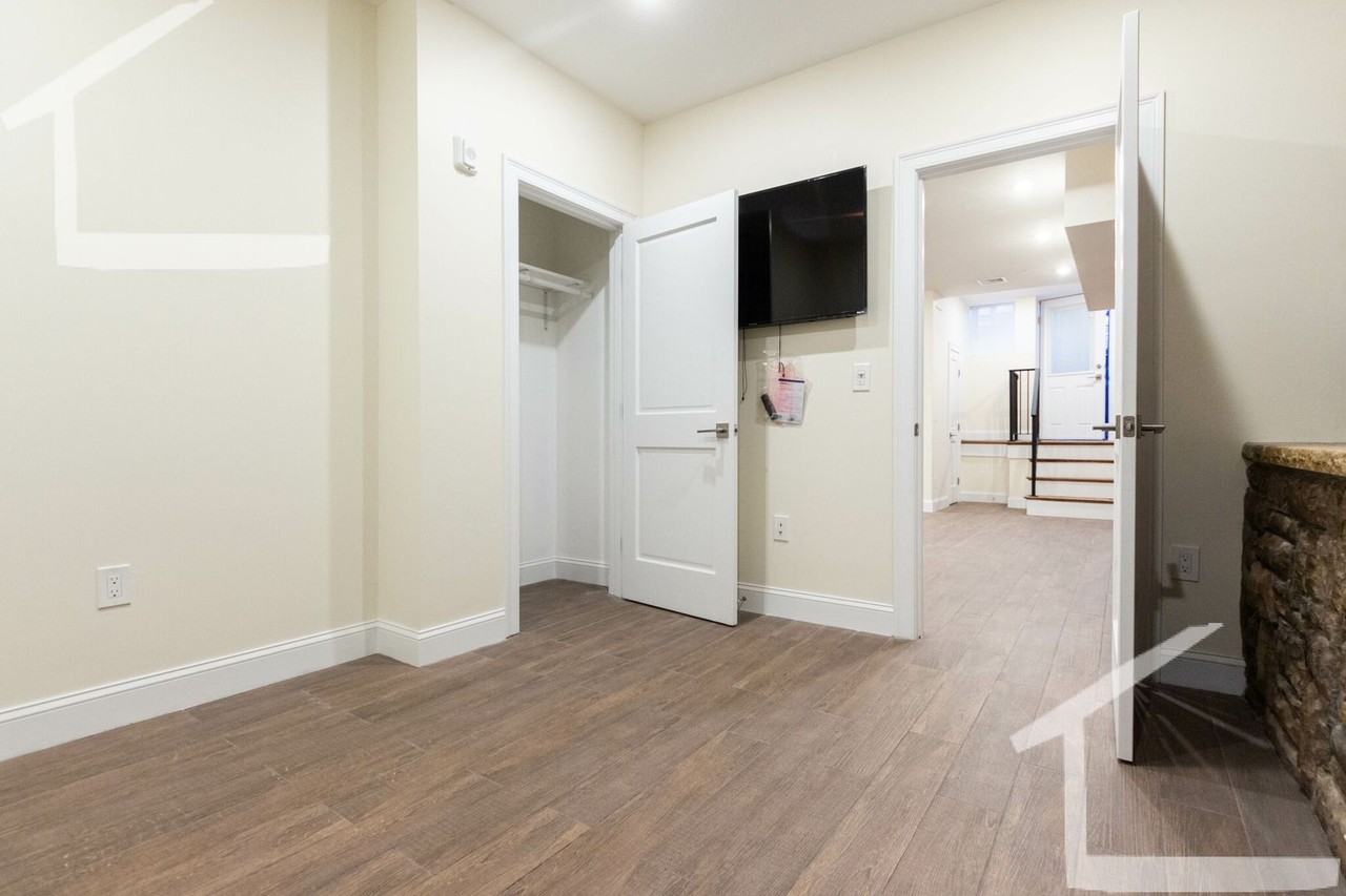 1622 Beacon St - Photo 6 of 13